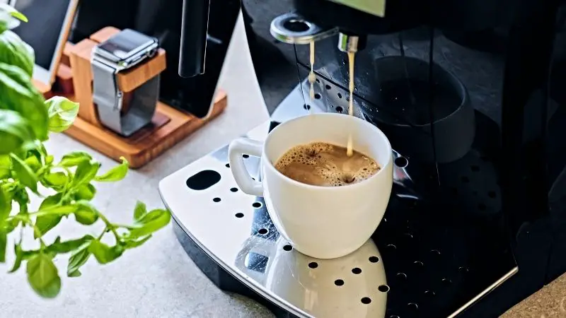 Saeco Magic De Luxe Kaffeevollautomen entkalken: Schritt-für-Schritt-Anleitung