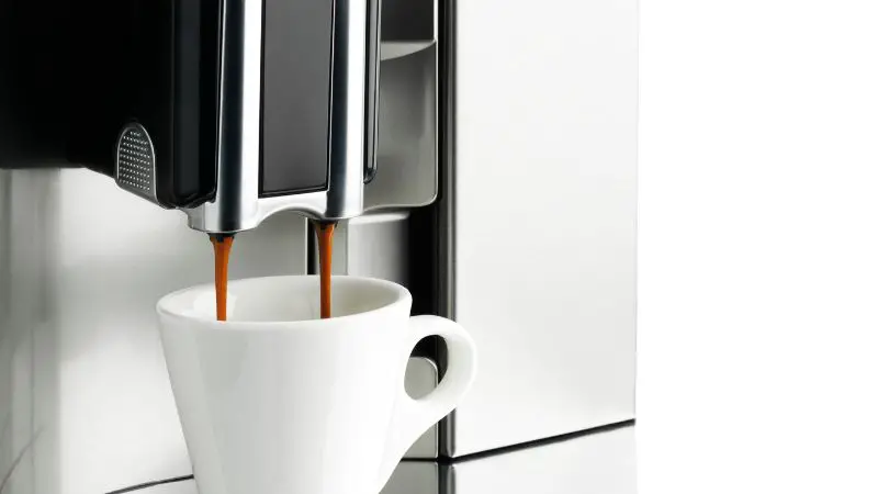 Kaffeepadmaschine mit Milchaufschäumer