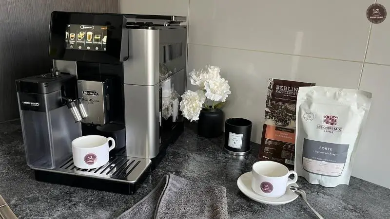 Kaffeevollautomat mit Milchsystem